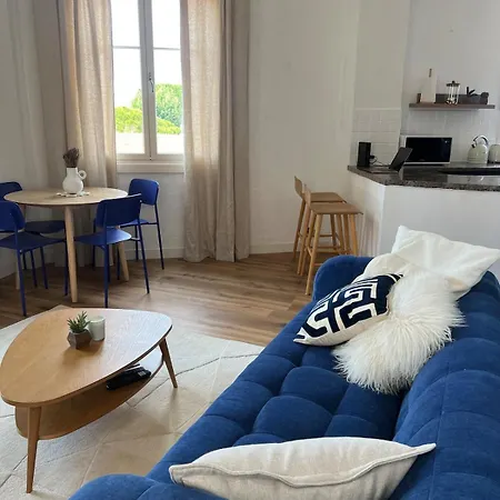 Carre & Yachts View 2bed In Old Антіб